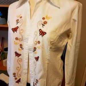 ZUCA White Embroidered Long Sleeves Shirt/Top Sz M.